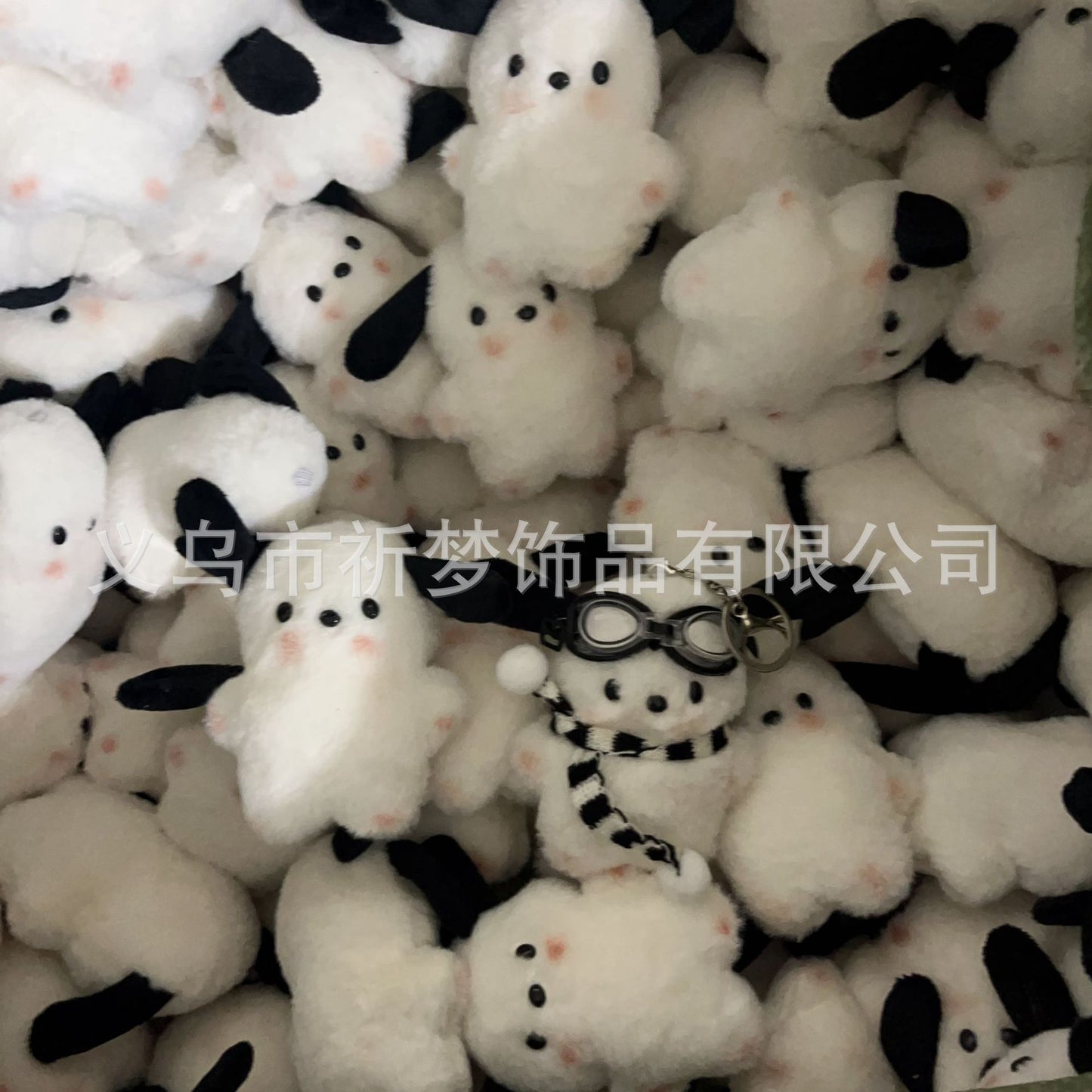 Ins Blush Pacha Dog Cute Doll Girl Heart Schoolbag Pendant Plush Creative Doll Cartoon Couple Gift