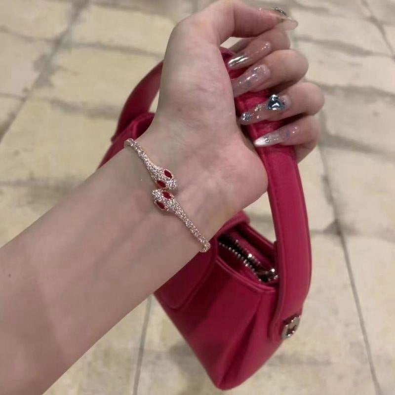 Small Green Snake Full Diamond Light Luxury Bracelet Women's 2024 New Explosive Unique Design Bracelet Niche High-end Bracelet