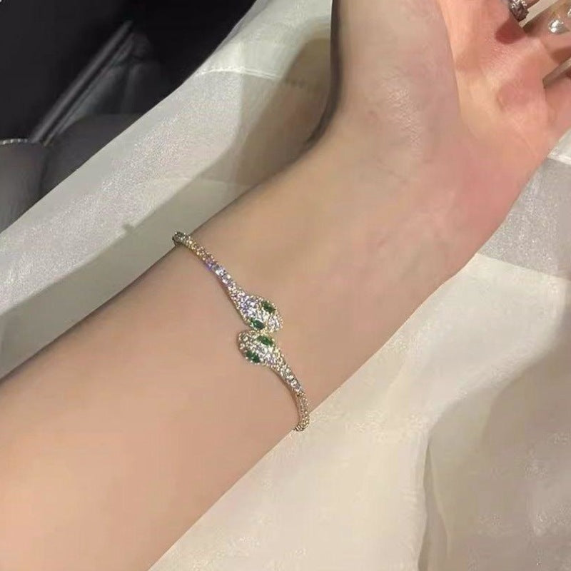 Small Green Snake Full Diamond Light Luxury Bracelet Women's 2024 New Explosive Unique Design Bracelet Niche High-end Bracelet