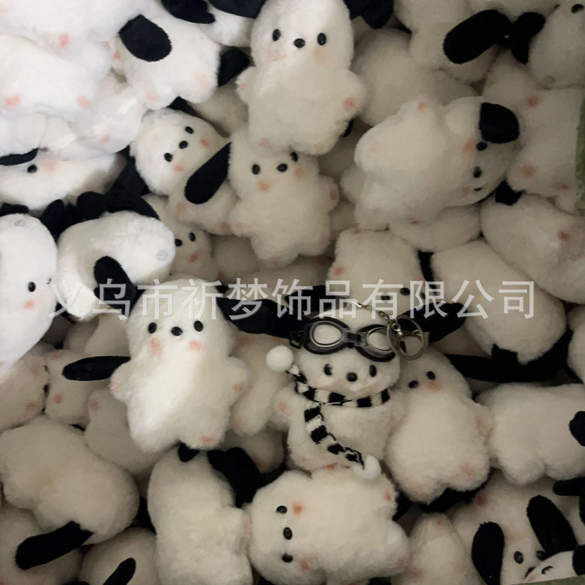 Ins Blush Pacha Dog Cute Doll Girl Heart Schoolbag Pendant Plush Creative Doll Cartoon Couple Gift