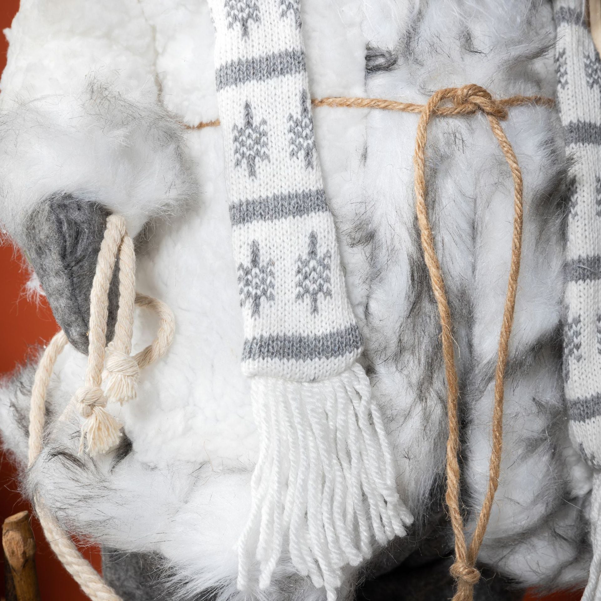 Xintian Nordic-Style White Santa Claus Ornament Skateboard Christmas Figurine Gift Amazon Cross-Border Cartoon