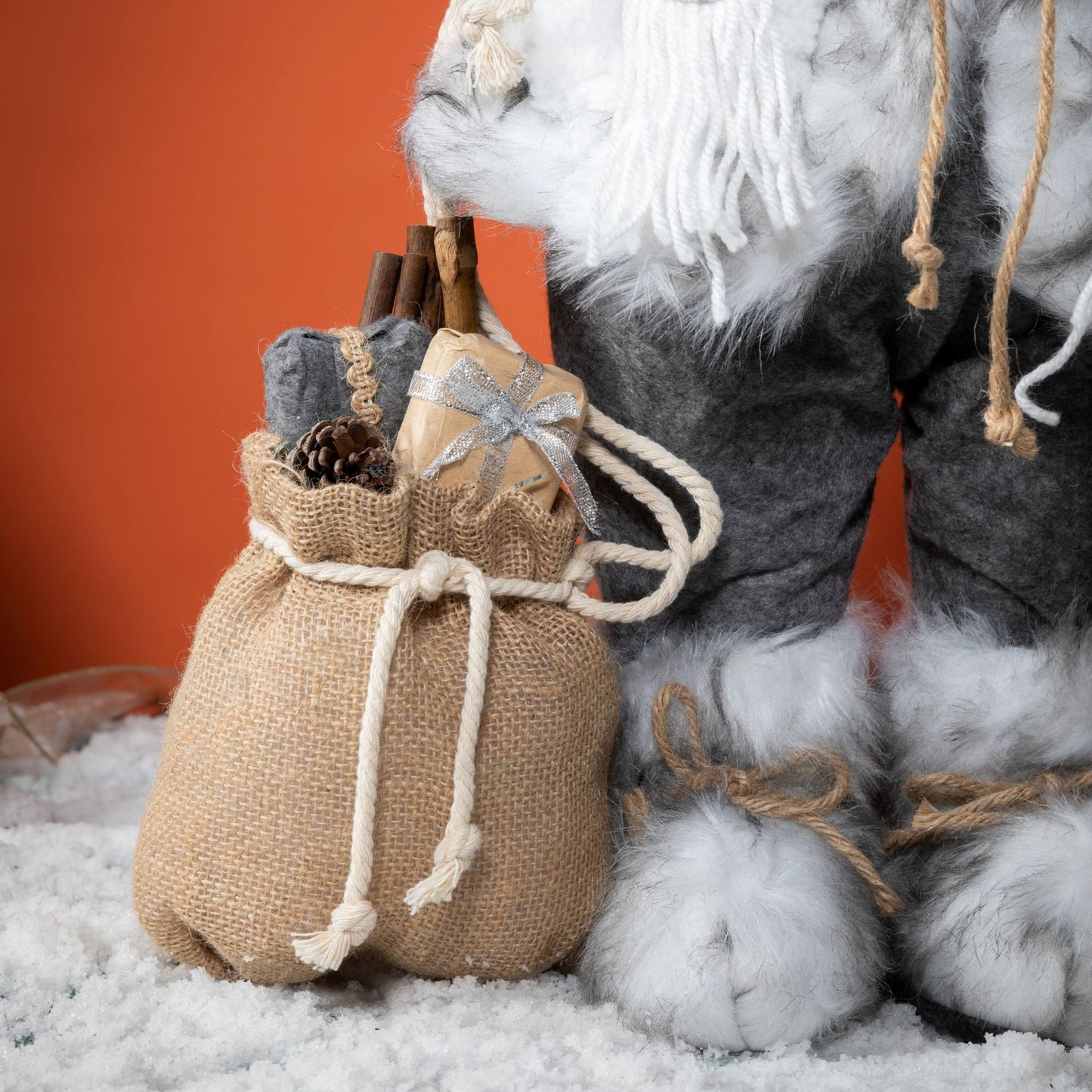 Xintian Nordic-Style White Santa Claus Ornament Skateboard Christmas Figurine Gift Amazon Cross-Border Cartoon